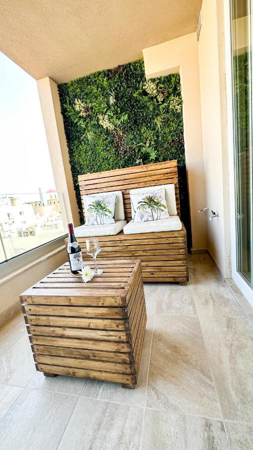 Honeycomb Designer Apartment St. Paul's Bay Exterior photo